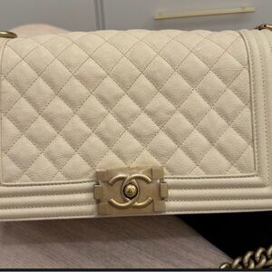 CHANEL Cream Quilted Shoulder Bag with Gold CC Lock